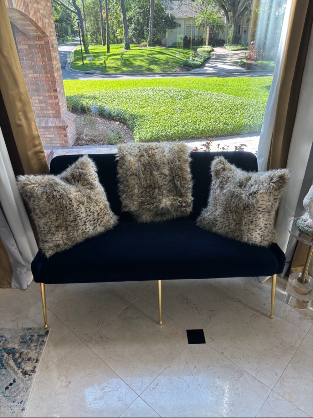 POTTERY BARN TEEN Snow Leopard  Blanket & 2 pillows